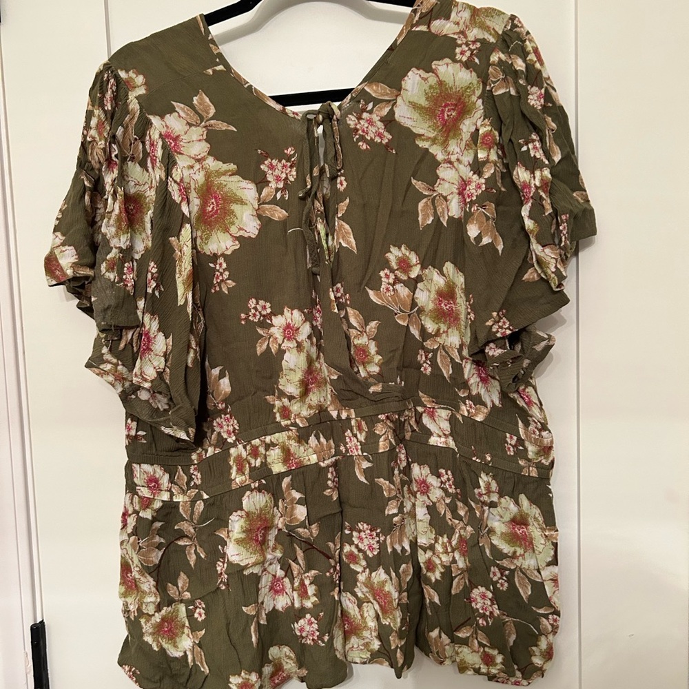 Floral Green Women's Top - Picture 2 of 3